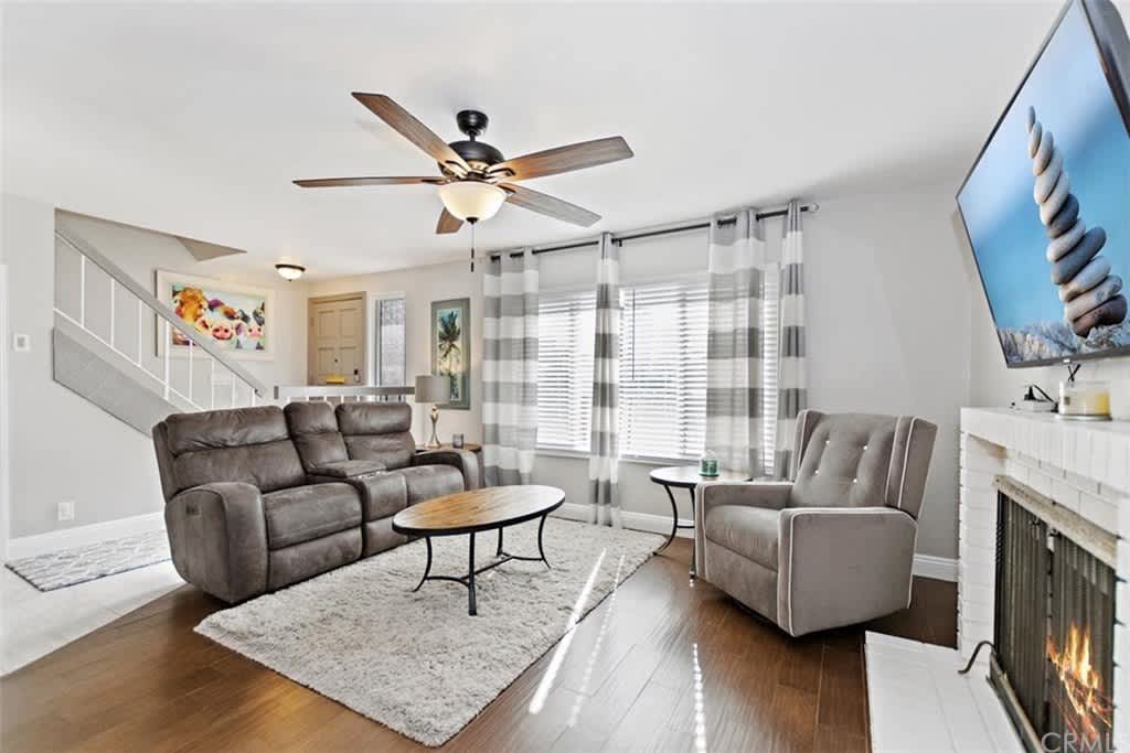 1005 West Orangewood Avenue