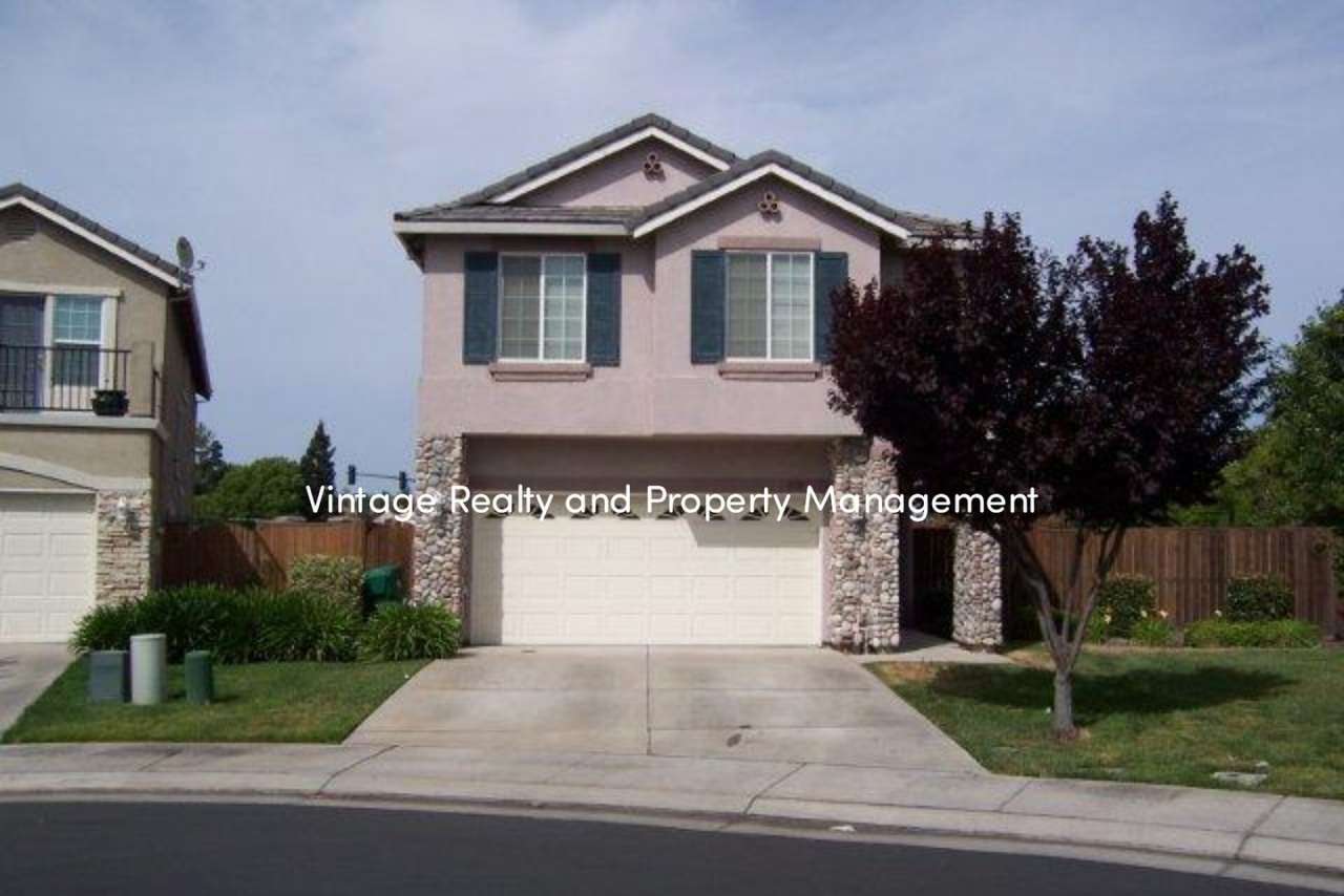Available Now!! Big 4 Bedroom Home In A Gated Community!!!