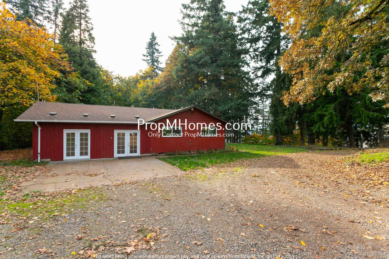Private 20-Acre Retreat in Oregon City – Spacious 3-Bedroom Ranch! DEPOSIT SPECIAL