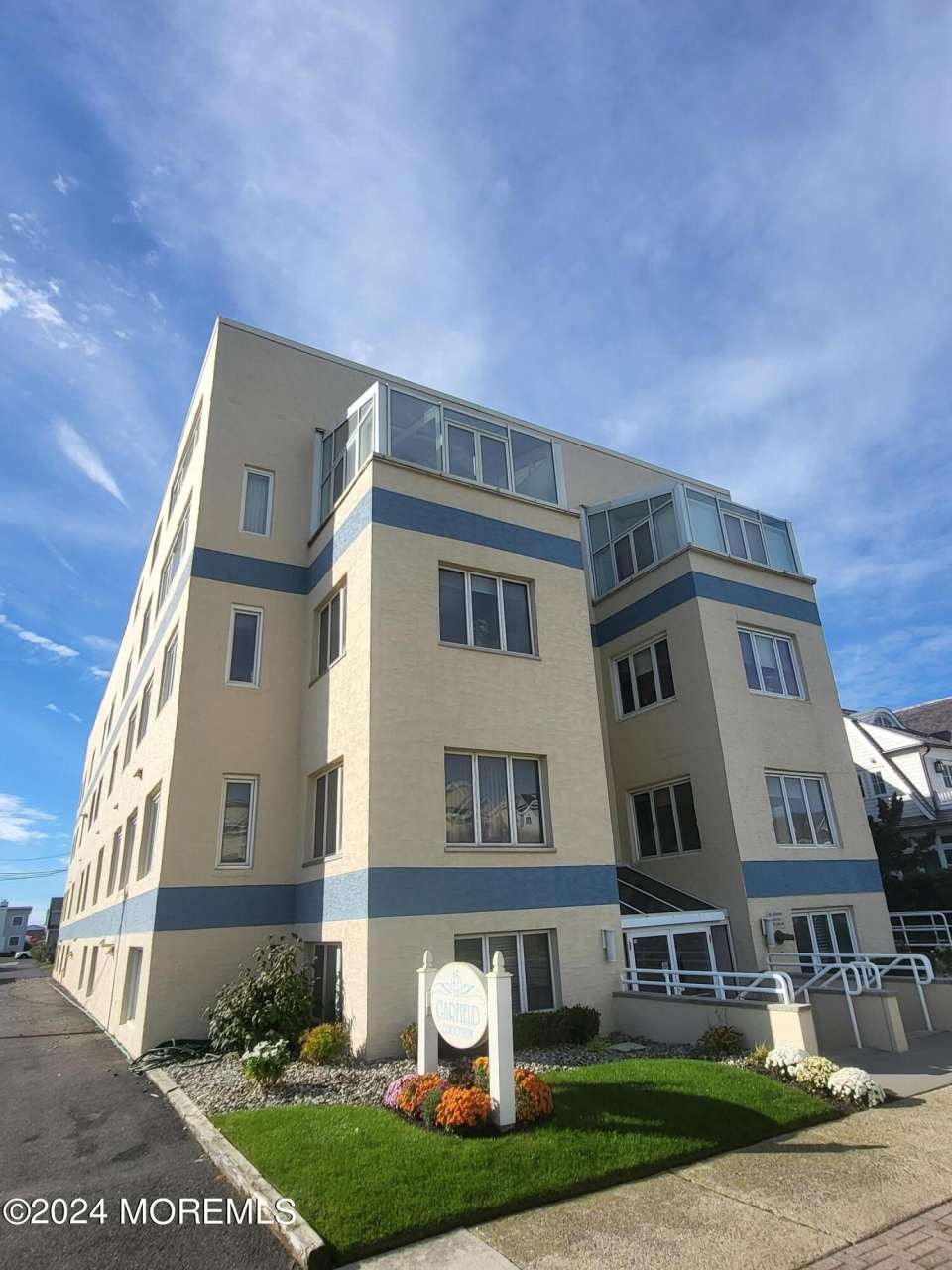 15 Garfield Avenue unit: 404