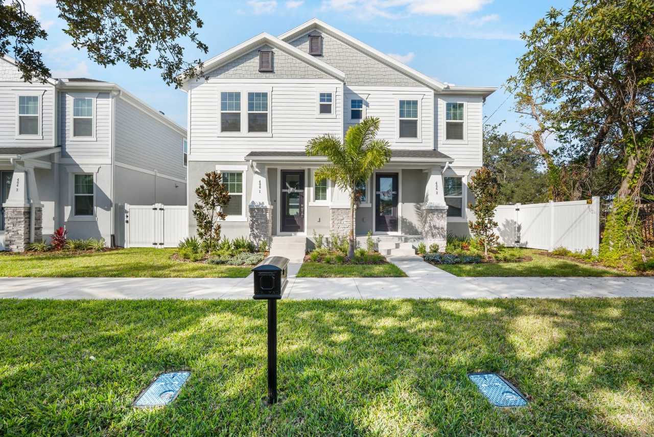 Exquisite South Tampa Townhome — Premier Schools, Exceptional Design, Unmatched Location