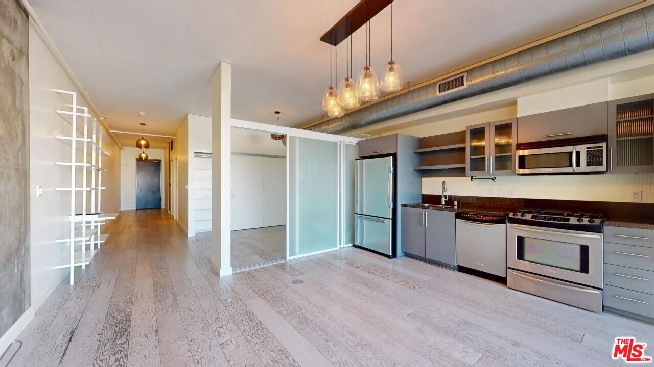 1111 S Grand Ave unit: 1014