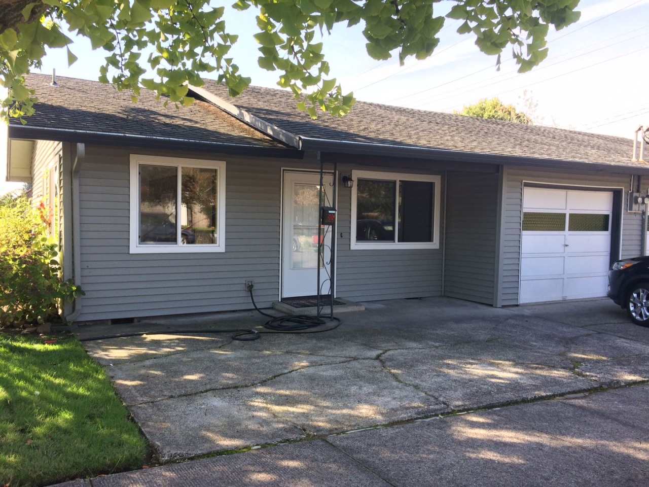 Well Maintained Arnada Park Duplex w/ Garage for Rent - 615 E. 22nd St