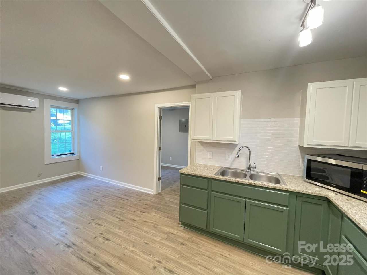 2800 Carol Avenue unit: 2