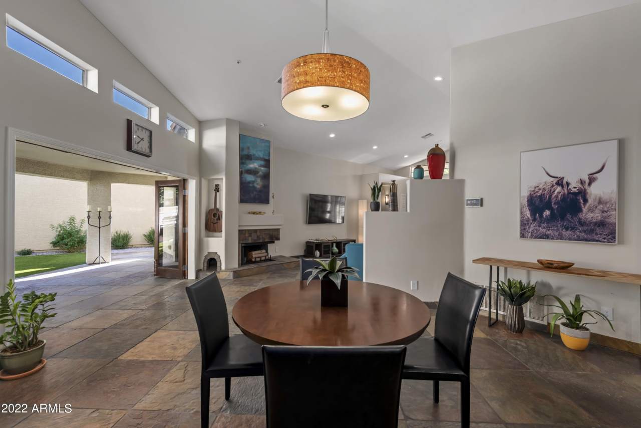 8756 E MUSTANG Trail