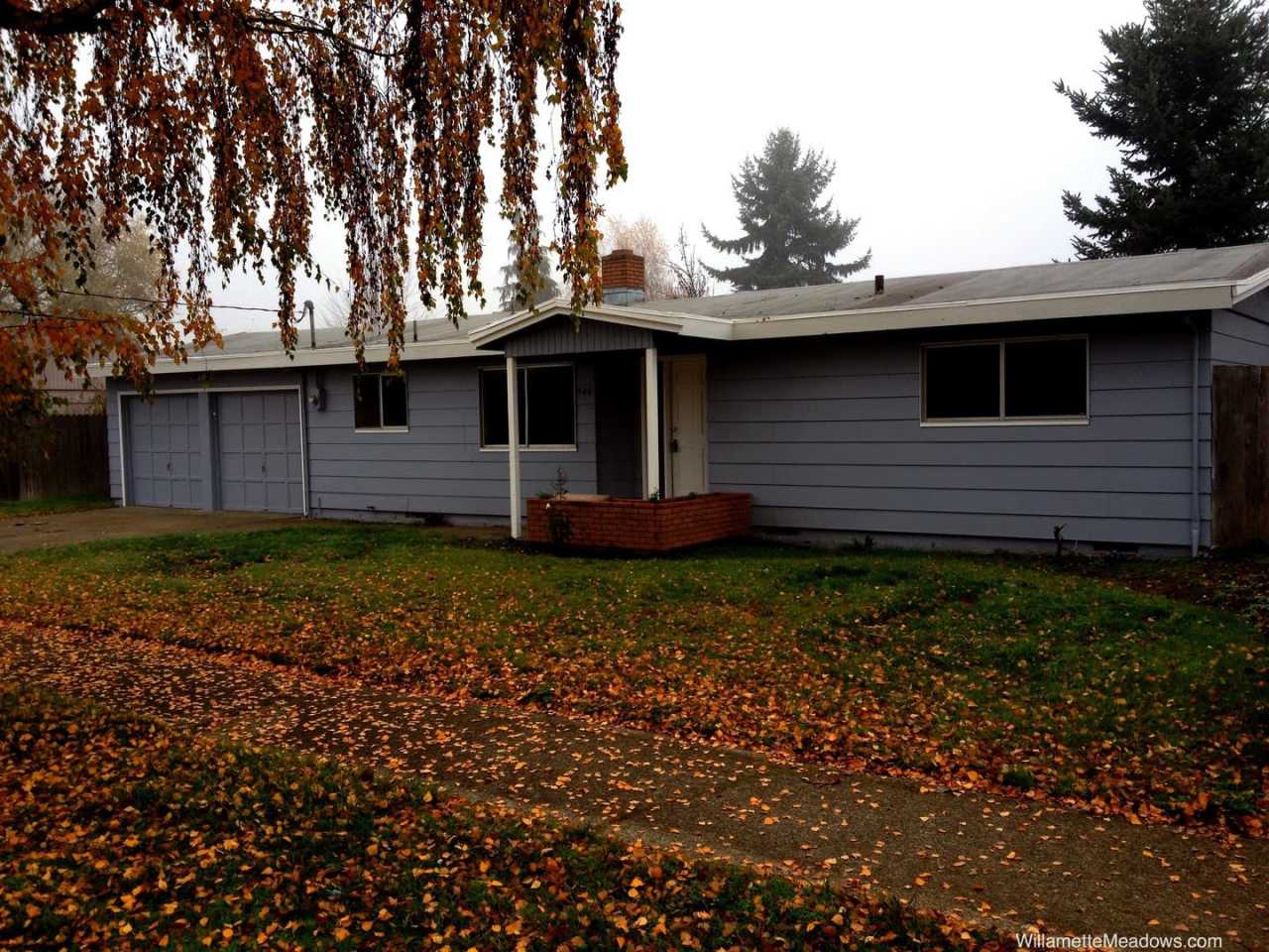 Modern 3 Bedroom Home near Auburn Elementary with Double Garage