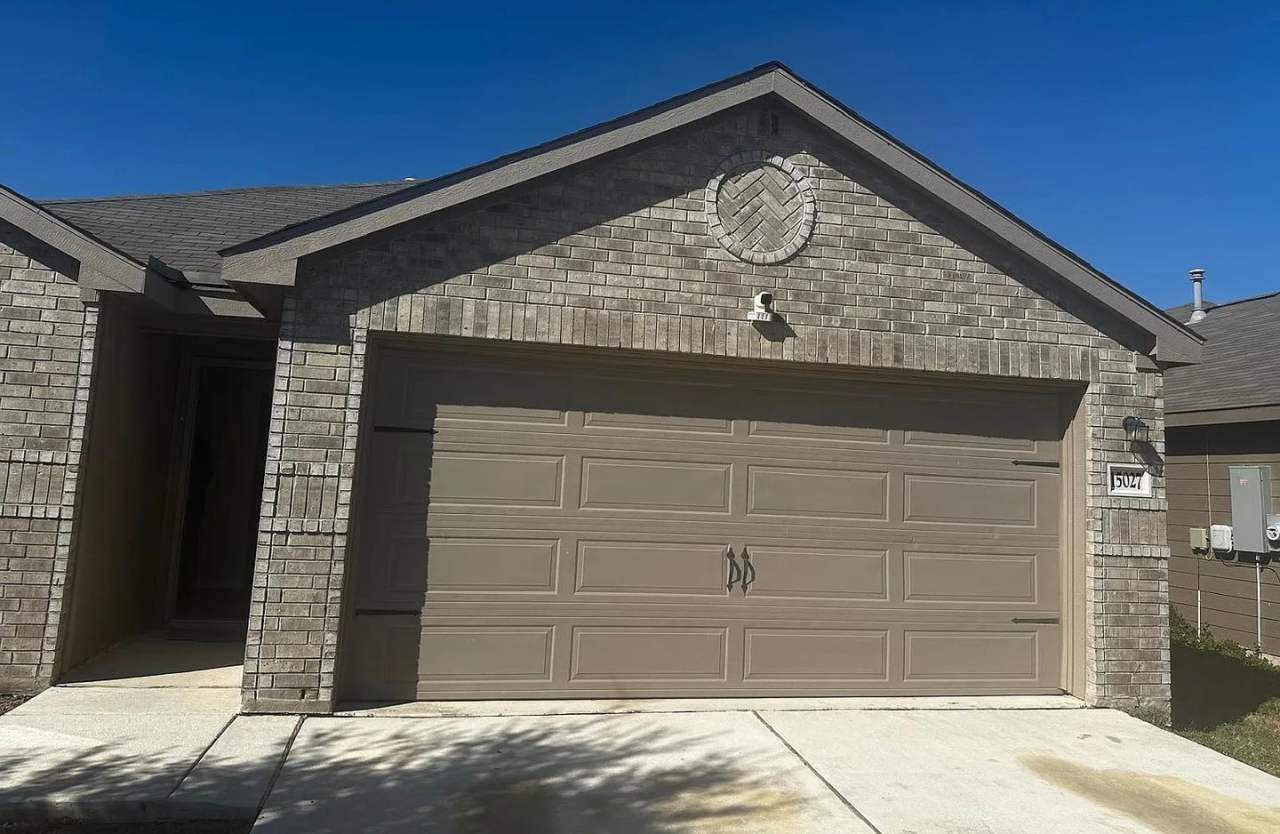 Room in 3 Bedroom Home at Harbor Lndg