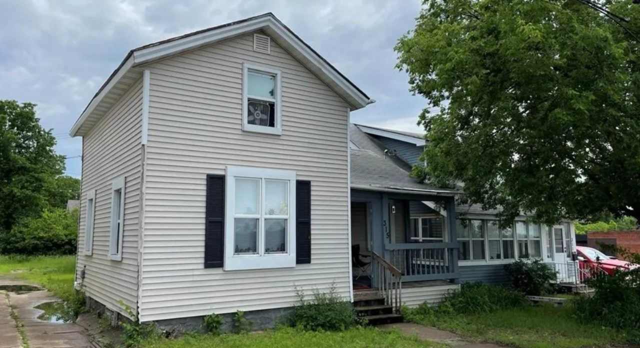 315 N Dewey St Eau Claire, WI 54703