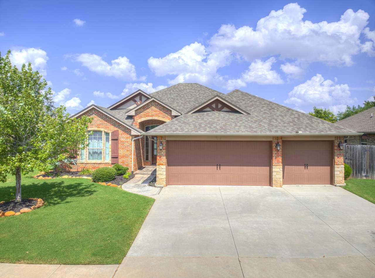 Charming home in Deer Creek Schools + Lone Oak Lakes + 4 bedrooms + Storm Shelter