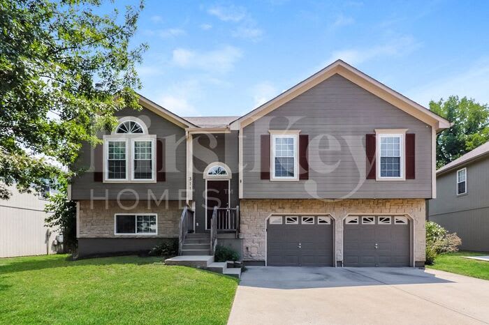 311 Southwest Creek Ridge Drive .