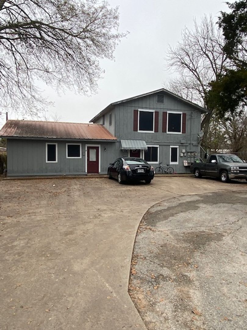 Bryan - 2 bedroom / 1 bath upstairs unit.