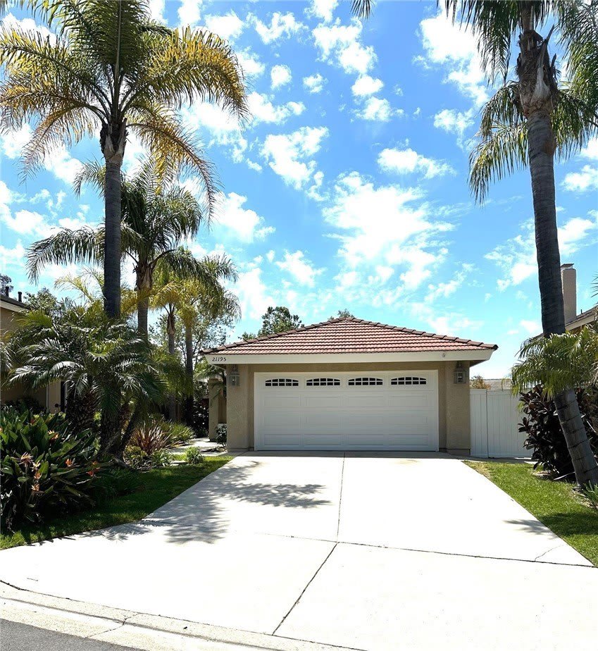 21195 Country Farm Lane