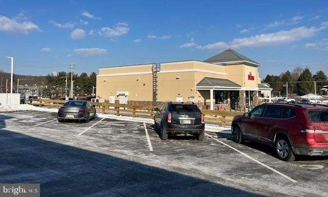 403 W LINCOLN Highway unit: 104