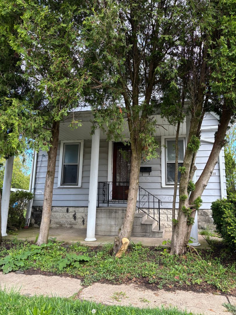 SECTION 8 AND EDEN ACCEPTED!!! Cozy 2-bedroom home - Renovation in progress!