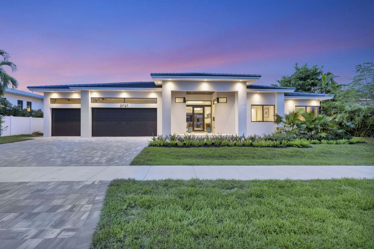 2757 Northeast 34th Street