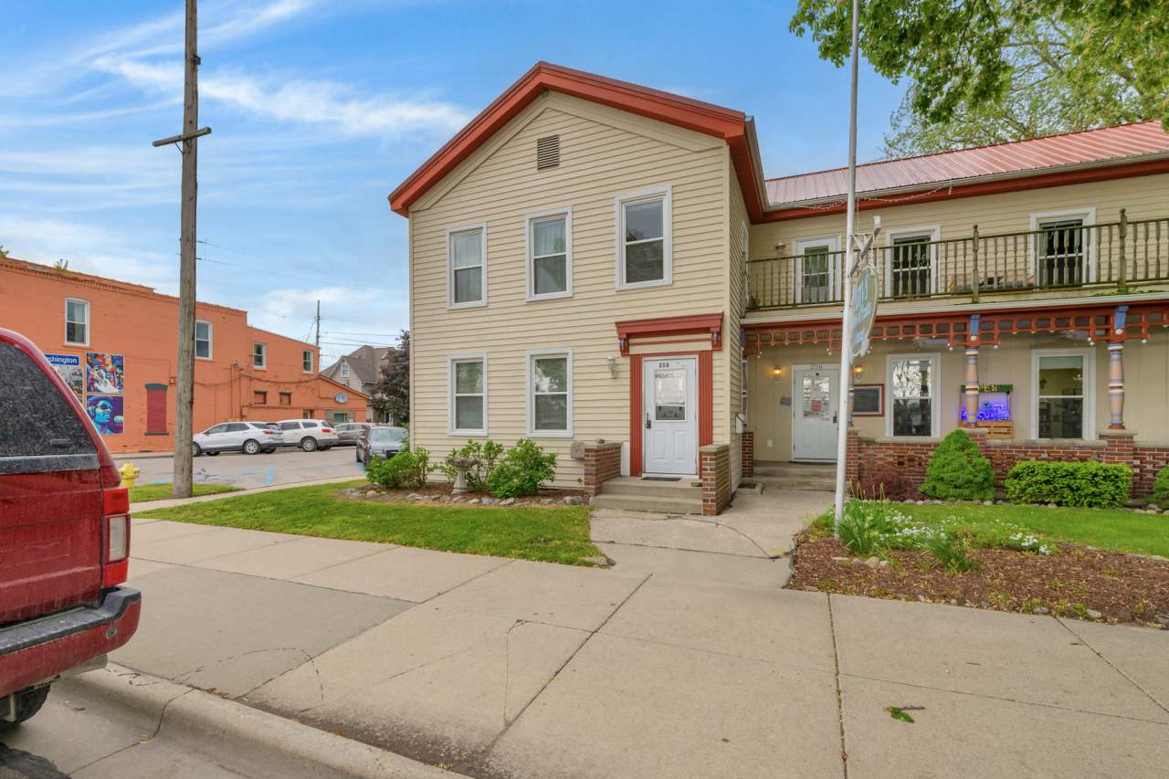 258 South Water Street - 2 (Upper)