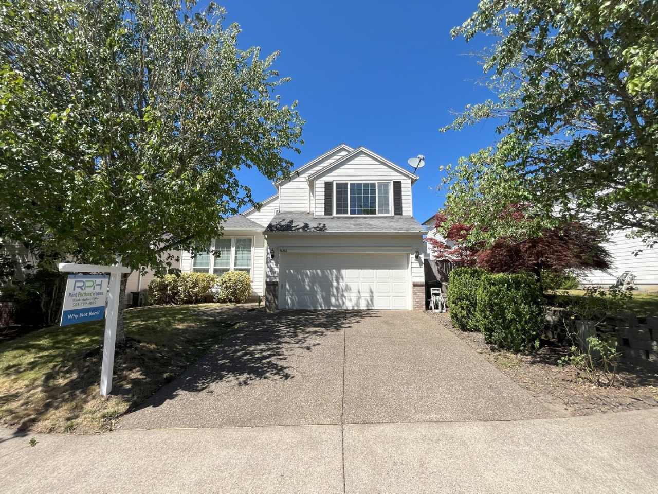 Beautiful Bethany Home with High Ceilings, Gas Fireplace  Fenced Yard