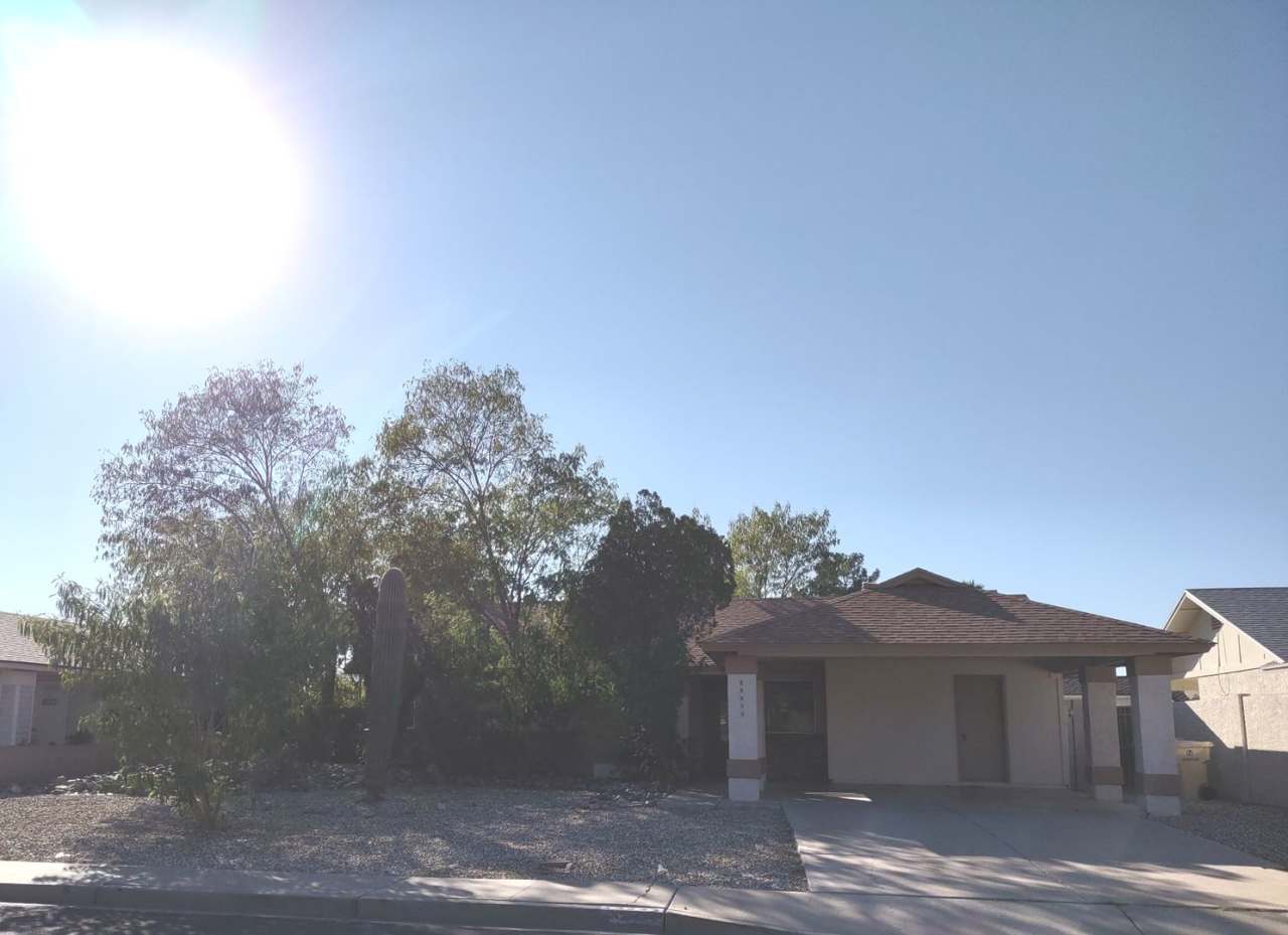 **$500.00 OFF FIRST MONTHS RENT AT MOVE IN**NO HOA- **NEW INTERIOR PAINT AND NEW FLOORING THROUGHOUT!**