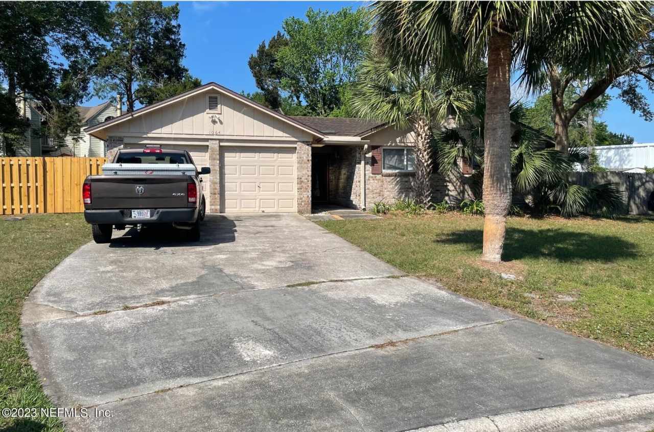1064 KIMBERLY Court