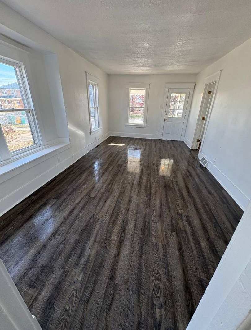 Updated 2-Bedroom, 1-Bathroom Home with Basement – $1,200/Month 1222 E 4th St, Mishawaka, IN 46544