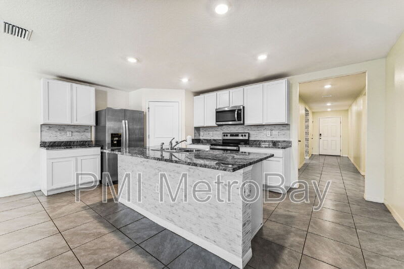 816 Will Scarlett Avenue