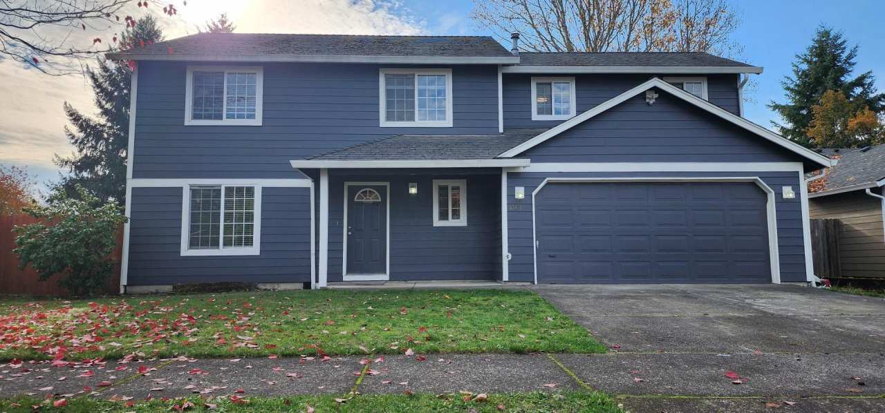 Wonderful 2 Story 3 Bed 2.5 Bath Home in Five Corners!