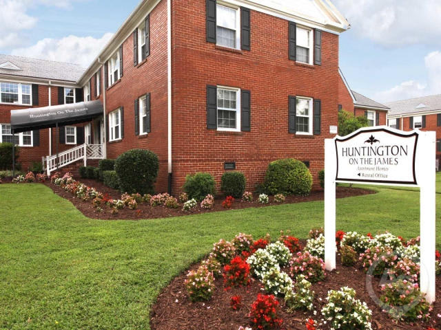 Huntington on the James