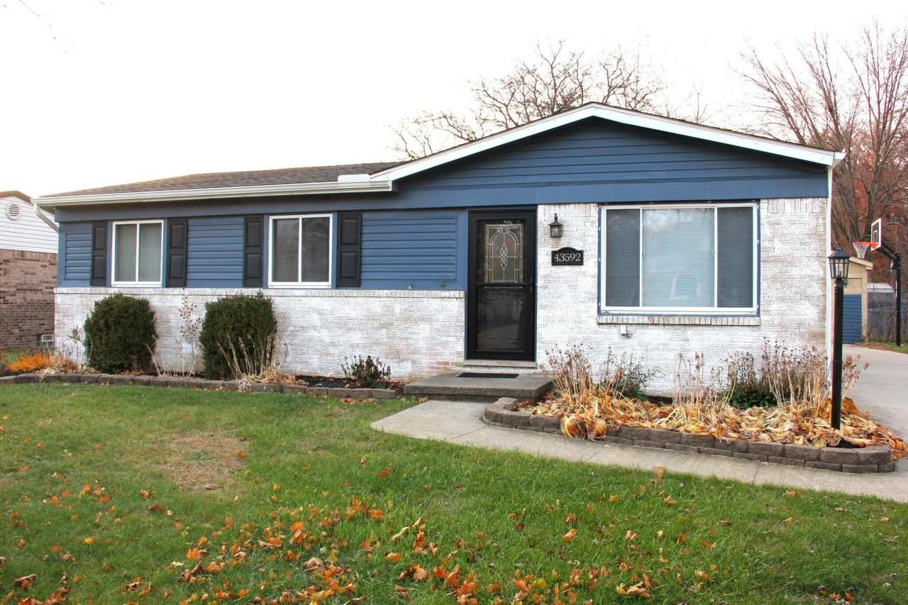 43592 Champlain Court