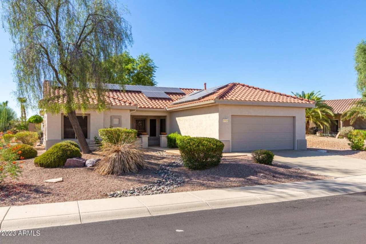Beautiful Home in an Adult Community in Sun City!!