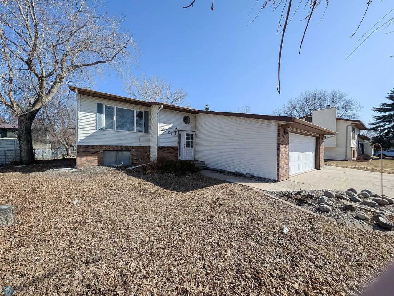 Spacious 4 Bed, 2 Bath Home in West Fargo