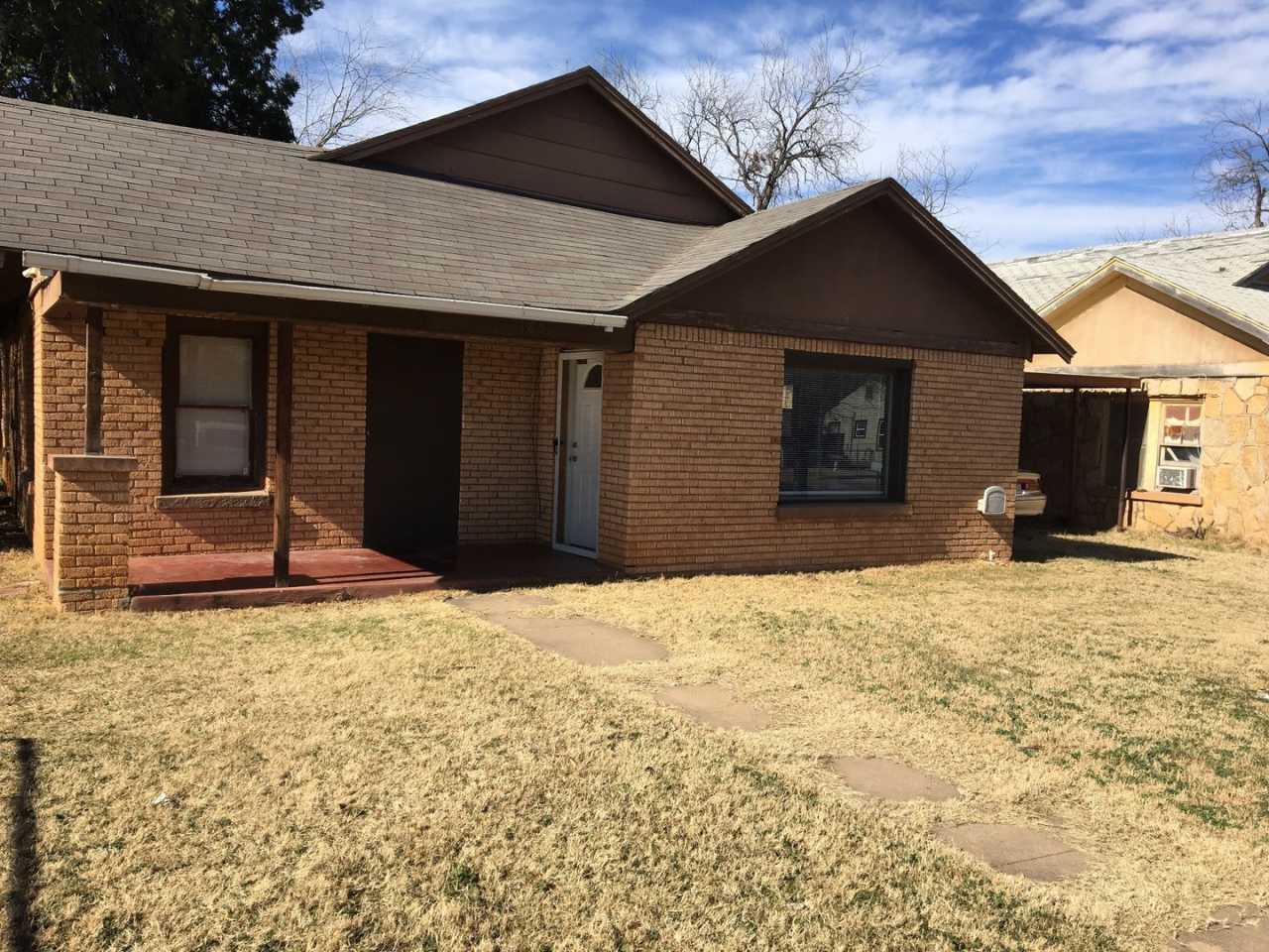 Very cute 2 Bedroom 1 Bath with Bonus Room.