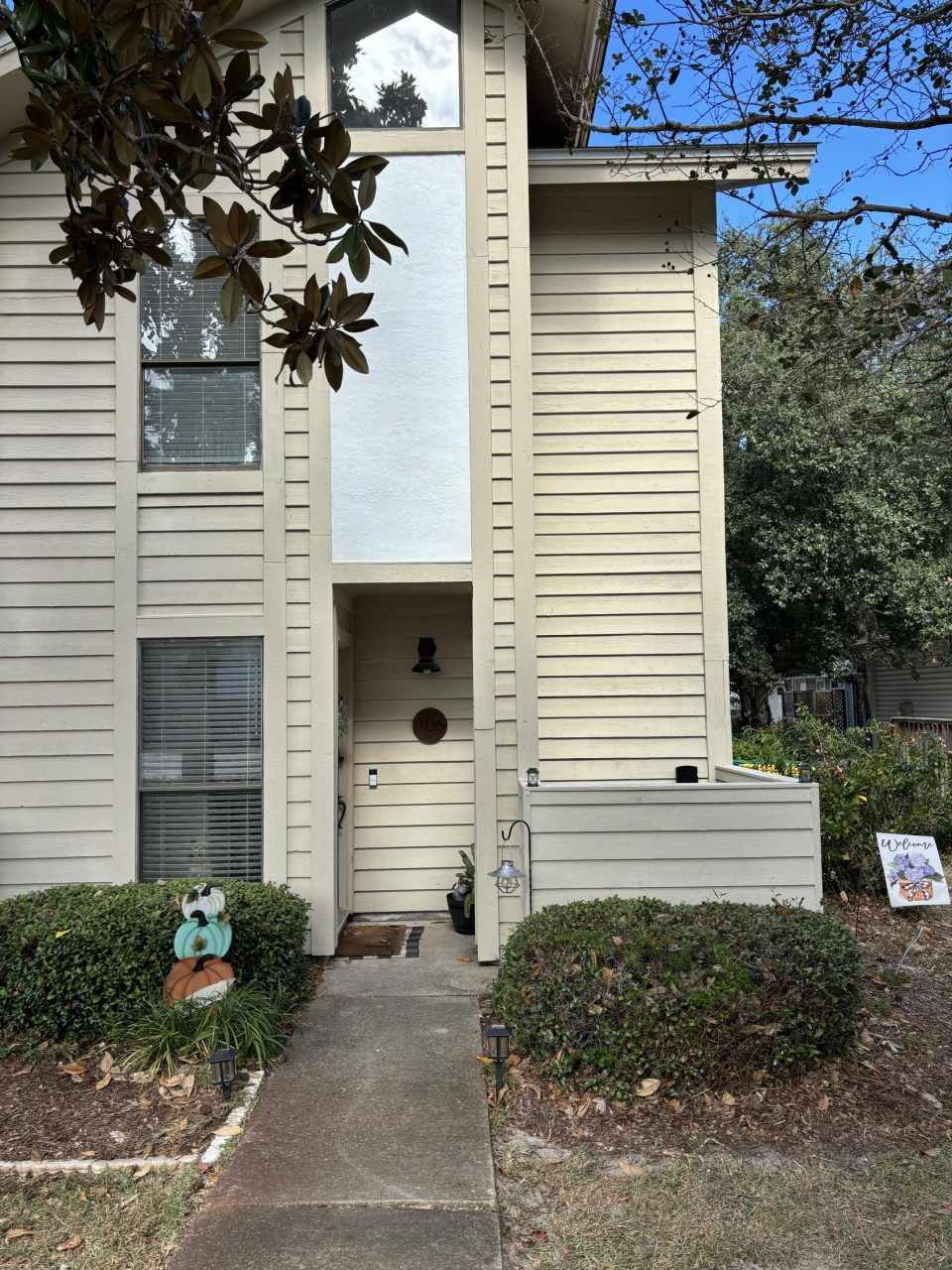 3861 Indian Trail unit: 106