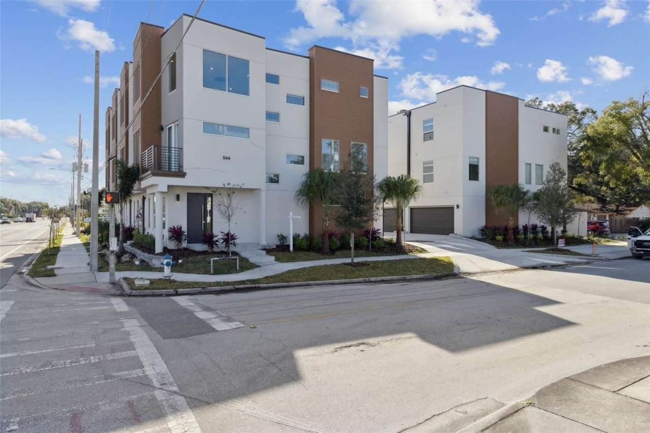 544 N BUMBY AVENUE