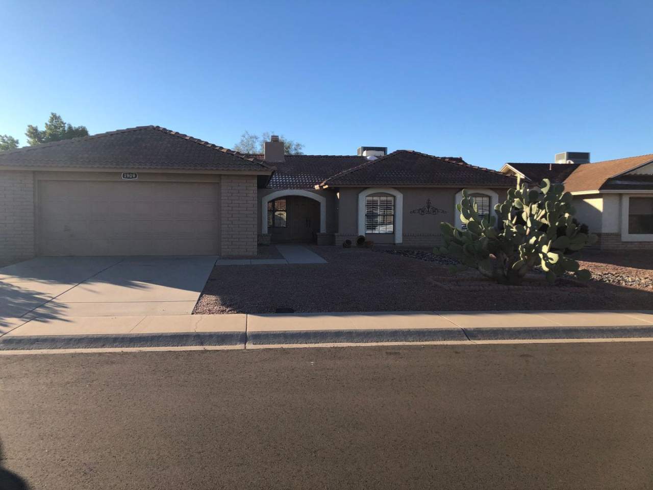 This amazing 3 bedroom home is located in Leisure World a 45+ Active Adult Resort Community. Rentals dates are November 2025 through March 2026