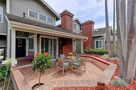 BEAUTIFUL 2 BEDROOM 2 BATHROOM CONDO WITH 2 CAR GARAGE INCLUDED!!!