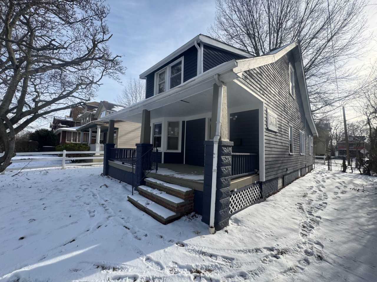 Comfort Meets Convenience: Beautiful 3-Bedroom Single-Family Home Family-Friendly