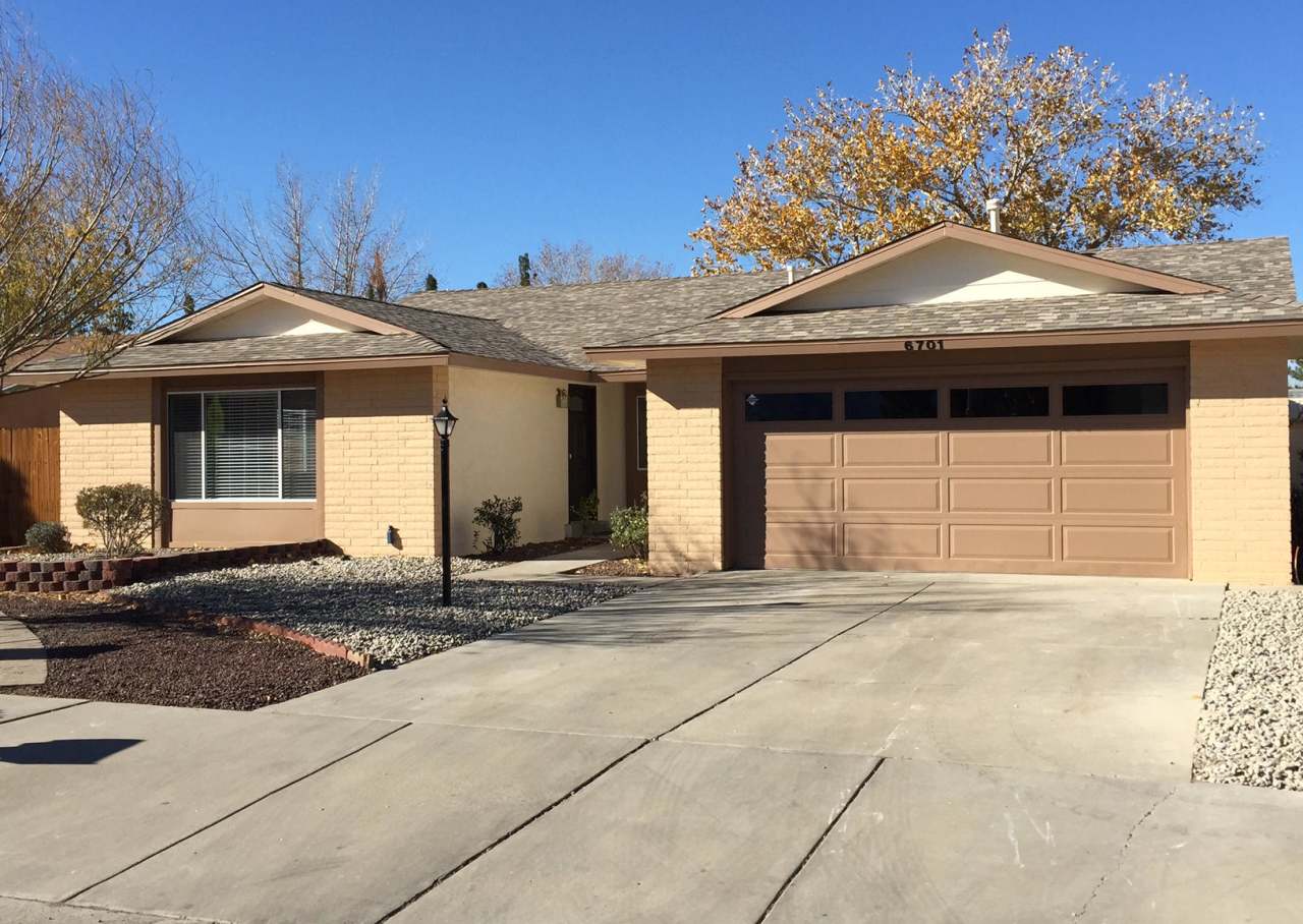 6701 Glendora Dr NE