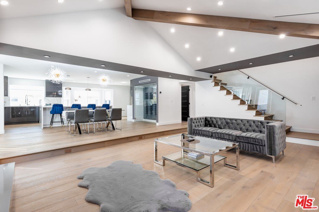 18721 Hatteras St unit: 10