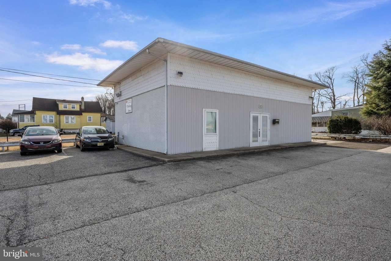 901 CROWN POINT Road