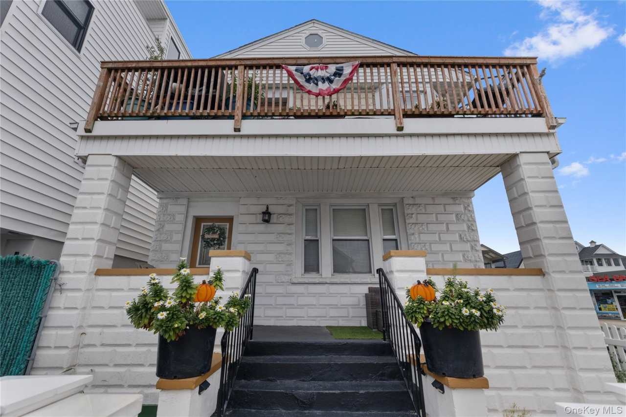 53 Pennsylvania Ave unit: 1St Floor