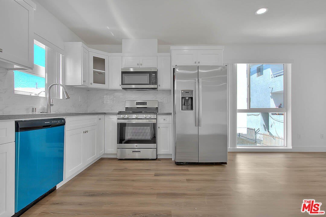 1013 N Wilton Pl unit: 1/2