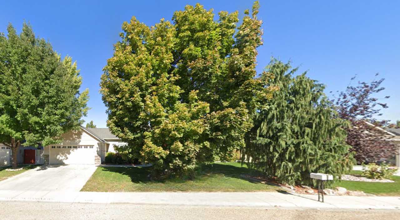 Family Home In Four Seasons Sub