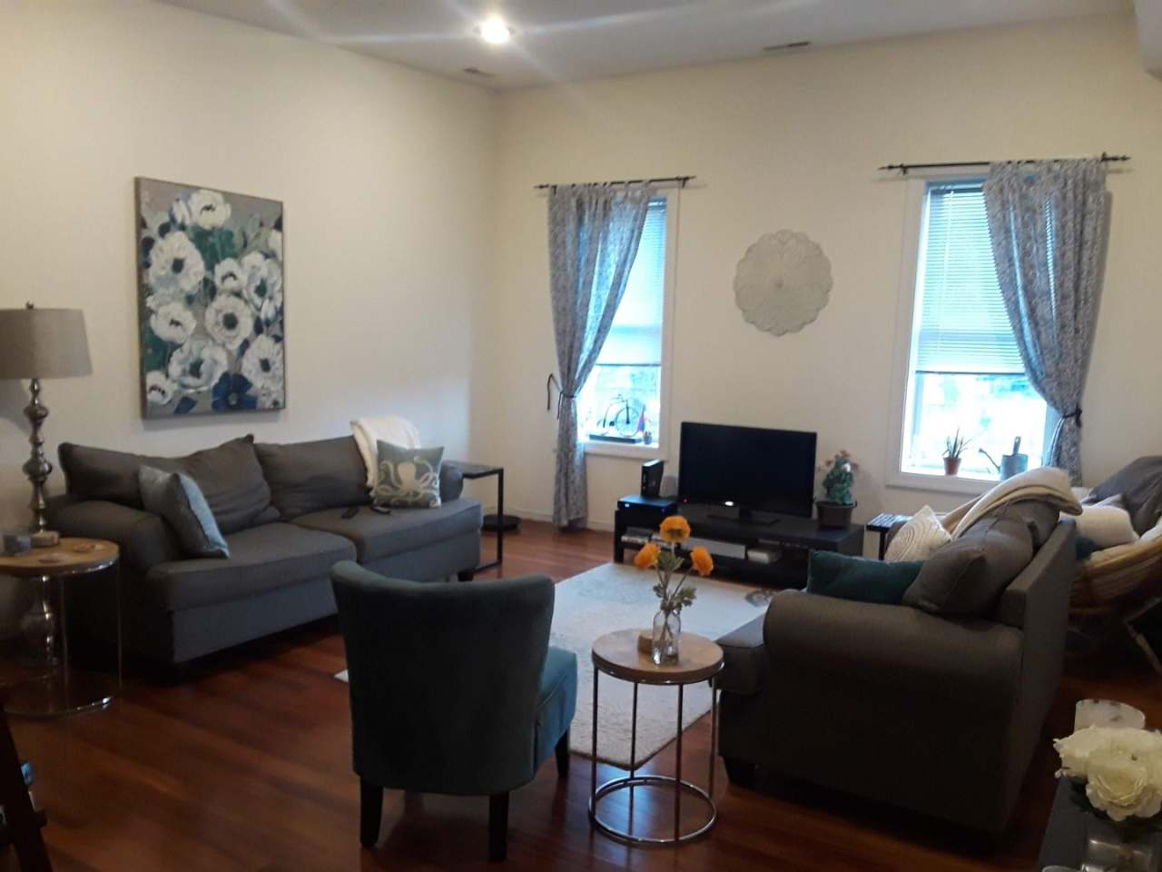 Spacious 3BR/2BTH w/ Hardwood Floors, A/C, W/D, D/W, Deck