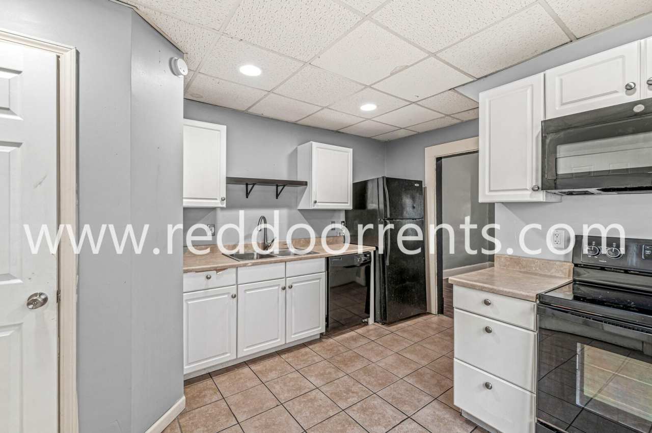 Updated 2-Bedroom Duplex in Vibrant Fountain Square