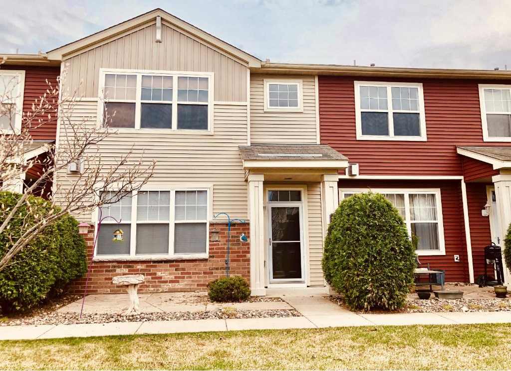 3Bed*2.5Bath plus loft*1767SqFt. Great Amenities! Avail Aug 1