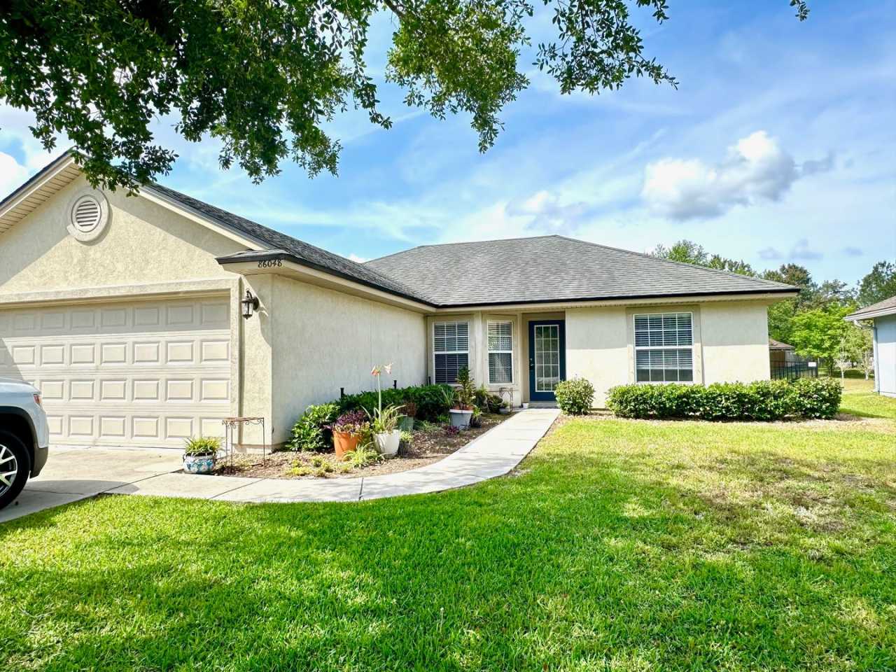 Lake View! Close to everything!