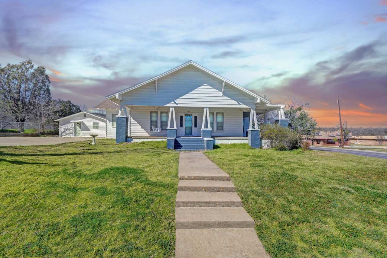 200 Southwest 6th Avenue