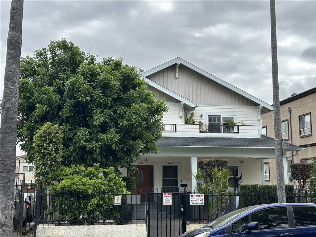 1758 N Kingsley Drive