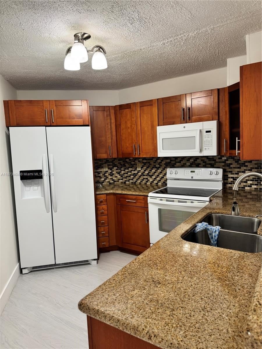 9427 Fontainebleau Blvd