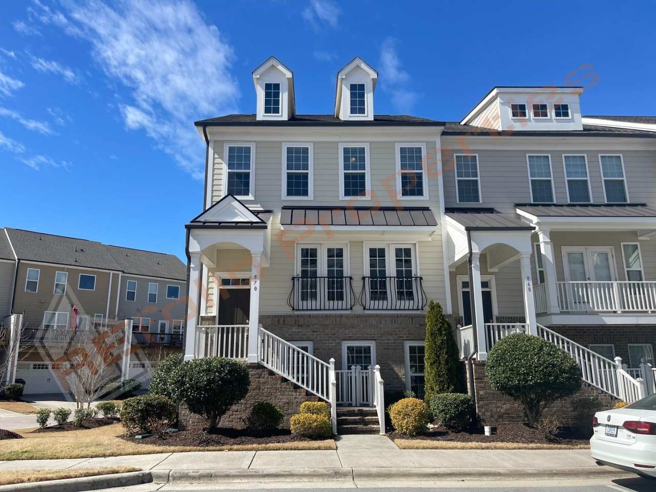 Beautiful End Unit 3 Story 3 bedroom, 3.5 bathroom Townhome with 2 Car-Garage in 540 Townes subdivision, Apex, Available March 7th!